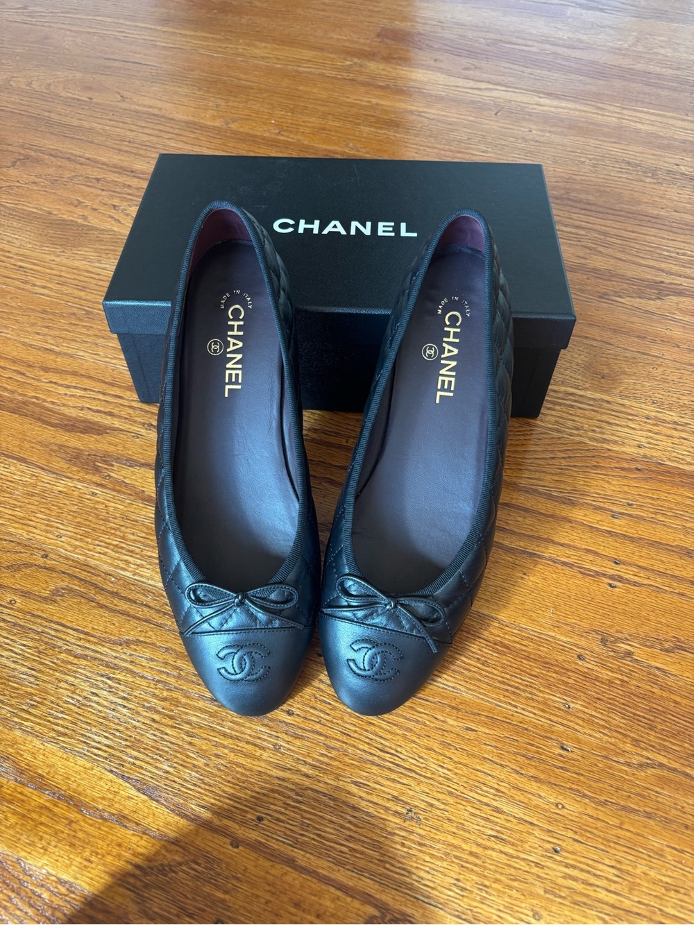 CHANEL Black Quilted Leather CC Logo Ballet Flats size 42